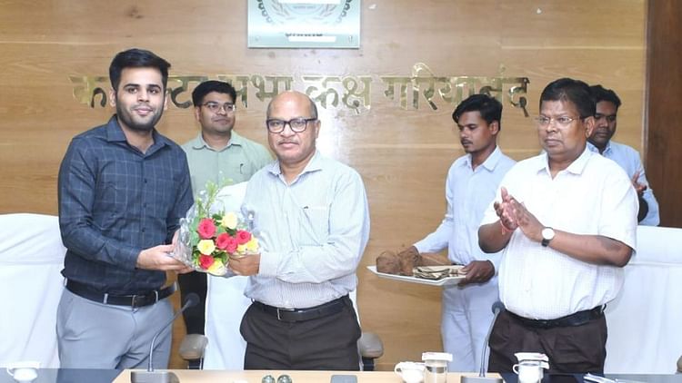 UPSC 2024 Result: राजिम के अंकित थवानी ने छठवें प्रयास में हासिल की 273वीं रैंक, रोज इतने घंटे पढ़ते थे