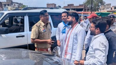 मुख्यमंत्री के दौरे पर प्रदर्शन की तैयारी:  सूरजपुर में NSUI कार्यकर्ताओं को बीच रास्ते में रोका; हिरासत में लेकर पूछताछ - Surajpur News