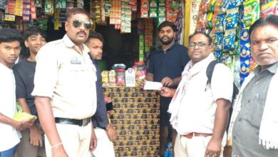 स्कूल के पास तंबाकू बेचने पर 10 दुकानदारों पर कार्रवाई: बिलासपुर में डीपीएस, सेंट पॉल समेत कई स्कूलों के पास दुकानों पर 750 रुपए का जुर्माना - Bilaspur (Chhattisgarh) News