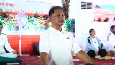 International Yoga Day: सीएम साय ने जशपुर में किया सामूहिक योग अभ्यास, नालंदा परिसर के लिए भूमि पूजन