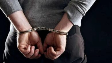 Crime News: बेखौफ हिस्ट्रीशीटर : कोर्ट परिसर में बंदी के भाई को चाकू मारा