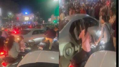 CG News: रायपुर में विदेशी युवकों का विवाद, भागते समय कार से मारी टक्कर, लोगों ने कर दी जमकर पिटाई