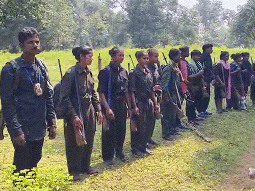 छत्तीसगढ़ में CM साय के सामने 200 नक्सली करेंगे सरेंडर: शाह बोले- अंतिम सांसें ले रहा नक्सलवाद, अबूझमाड़ और उत्तर बस्तर हिंसा मुक्त - Chhattisgarh News