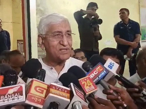 सिंहदेव बोले-1 दिन का CM बनने तैयार...शपथ चंद्राकर के घर:  कहा-अजय इस्तीफे-मंजूरी की बात कर चुके होंगे,स्वास्थ्य मंत्री बोले-फिल्मों में मुख्यमंत्री बन सकते हैं बाबा - Chhattisgarh News