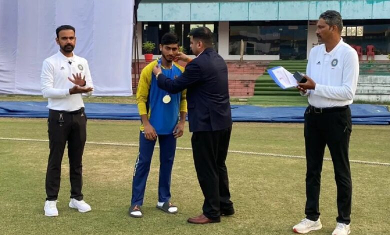 Ranji Trophy Cricket: रणजी ट्रॉफी में मयंक वर्मा ने जड़ा नाबाद शतक