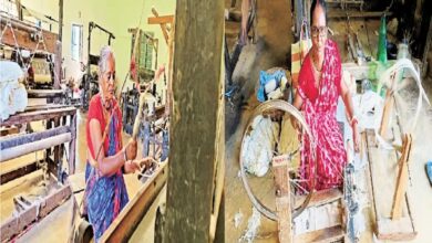 बुनकर समिति बनी 40 से अधिक परिवारों की रीढ़! चरखे की खटपट में आत्मनिर्भरता की कहानी, महिलाएं मांग रही बोनस