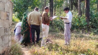 रायगढ़ में पति ने पत्नी की कर दी हत्या:  परिवारिक बात पर उपजा विवाद, टांगी के बेट से मारा, आरोपी फरार - Raigarh News