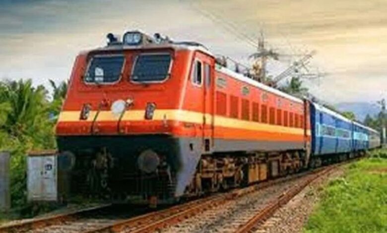 Trains Cancelled: रेल यात्रियों के लिए जरूरी खबर, छत्तीसगढ़ से गुजरने वाली 7 ट्रेनें रद्द, कुछ के रूट बदले