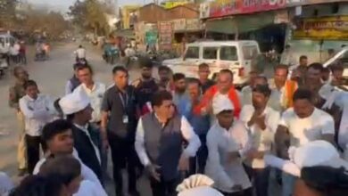 राजस्व मंत्री टंकराम वर्मा ने किया पंथी नृत्य: गुरु घासीदास जयंती पर युवाओं संग झूमे, प्रदेशवासियों को दी बधाई - baloda bazar News