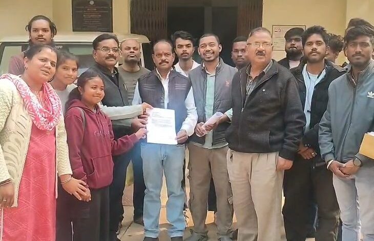 आदिवासी कांग्रेस ने शराब दुकान हटाने का अल्टीमेटम दिया: मरवाही में 10 दिन में कार्रवाई न होने पर उग्र प्रदर्शन की चेतावनी - Gaurela News
