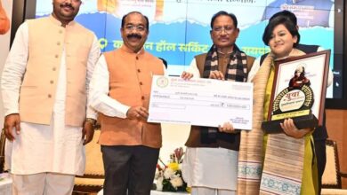 धमतरी की आरु साहू, युवा स्टार सेवा समिति सम्मानित: मुख्यमंत्री ने लोककला सहित उत्कृष्ट कार्यों के लिए युवा रत्न पुरस्कार दिया - Dhamtari News