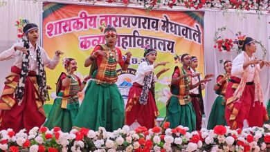 कन्या महाविद्यालय में वार्षिक स्नेह सम्मेलन: प्रतिभावान छात्राओं का सम्मान; भूत-पिशाच सहित विविध वेशभूषा में प्रस्तुतियां - Dhamtari News