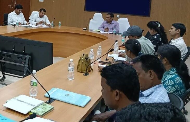 1 राजस्व निरीक्षक, 14 पटवारियों को नोटिस जारी: मसाहती ग्रामों के सर्वेक्षण में लापरवाही पर कार्रवाई, राजस्व निरीक्षकों- पटवारियों की समीक्षा में दिए निर्देश - Korba News