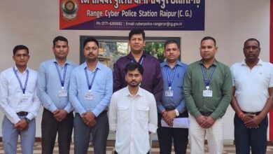 1.28 करोड़ ठगने वाला आरोपी हरियाणा से अरेस्ट:  रिटायर्ड वेटनरी डॉक्टर को बताया था क्राइम ब्रांच अधिकारी;24 घंटे तक वीडियो कॉल पर बंधक बनाकर रखा - Raipur News