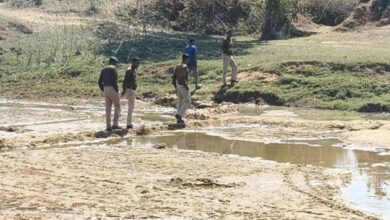 Murder case: जिस रेत घाट पर 2 पुलिस जवानों ने बेलचा मारकर की थी युवक की हत्या, वहां अब पसरा सन्नाटा
