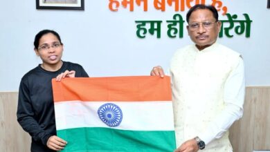 CG News: एवरेस्ट पर तिरंगा फहराने निकली युवा पर्वतारोही अमिता श्रीवास, पूरे छत्तीसगढ़ का नाम करेगी रोशन