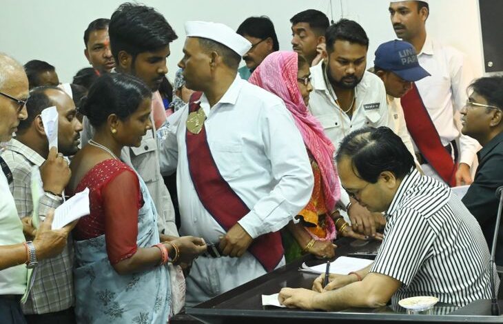छतौना मुक्तिधाम पर अवैध कब्जा, कलेक्टर ने दिए कार्रवाई के: केसला में कटे बिजली तार से करंट का खतरा, बदलने की मांग - Bilaspur (Chhattisgarh) News