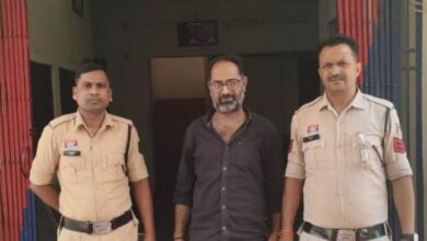 धमतरी में IPL सट्टे का भंडाफोड़, ऑनलाइन सट्टा खिलाते आरोपित गिरफ्तार; स्कूटी और मोबाइल जब्त