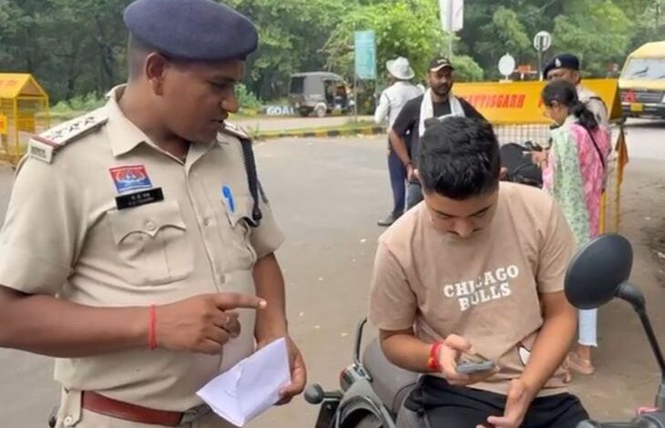 दुर्ग में सरकारी कर्मचारियों के लिए हेलमेट-सीट बेल्ट अनिवार्य: कलेक्टर ने जारी किया आदेश, नियम तोड़ने पर हो सकती है कार्रवाई - durg-bhilai News