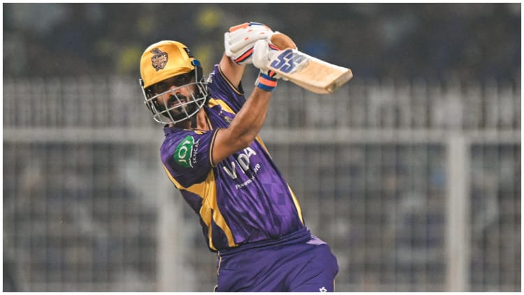 RCB vs KKR Live Score: केकेआर को दूसरा झटका, रहाणे 19 रन बनाकर आउट; हेजलवुड को मिली सफलता