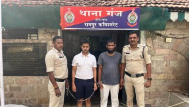 रायपुर में '3 स्टंप्स' सट्टा ऐप का भंडाफोड़: मास्टरमाइंड का भाई गिरफ्तार, ग्रामीणों के खातों से होता था खेल