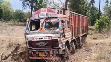 CG: गुंडरदेही गांव में 10 वर्षीय बालक को ट्रक ने कुचला, ग्रामीणों ने जाम किया स्टेट हाईवे