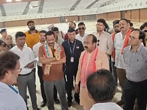 अरुण साव बोले- काम करना है या नहीं, VIDEO:  PWD अफसरों से बोले- 2017 से काम अधूरा पड़ा, मजाक कर रहे हैं या नौकरी - Bilaspur (Chhattisgarh) News