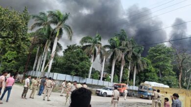 Korba: कार्बन फैक्ट्री ब्लास्ट के बाद एक और लापरवाही, बिना सुरक्षा किट मजदूरों से कराया काम, एक की हालत बिगड़ी