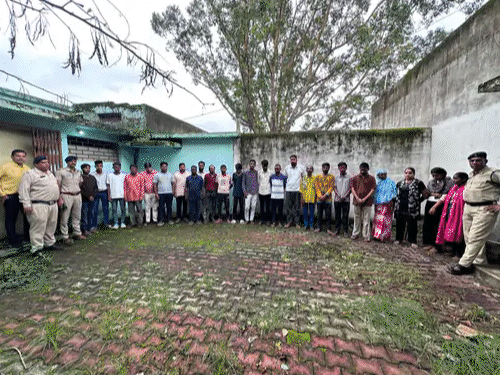 नौकरी-कमीशन का लालच देकर खुलवाए जा रहे थे खाते:  7 महीने में 1242 म्यूल अकाउंट पकड़े, 122 गिरफ्तार; 3 करोड़ रुपए फ्रीज - durg-bhilai News