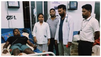 पिकनिक पर पसरा मातम: जशपुर के 'देशदेखा' में दोस्तों की फोटो खींच रहे युवक पर गिरी गाज, एक की मौत, तीन घायल