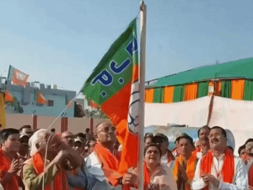 BJP विधायक अजय चंद्राकर ने सुप्रिया श्रीनेत और नेहा सिंह राठौर के खिलाफ मानहानि का आपराधिक केस किया