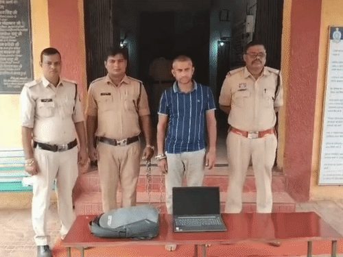 धमतरी में SBI कियोस्क संचालक ने 29 खाताधारकों से 1 करोड़ 75 हजार रुपए की धोखाधड़ी की, गिरफ्तार