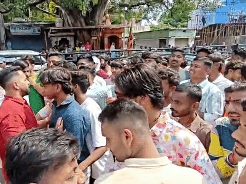 धमतरी में प्रार्थना सभा को लेकर हिंदू संगठन और भीम आर्मी आमने-सामने, धक्का-मुक्की की स्थिति बनी