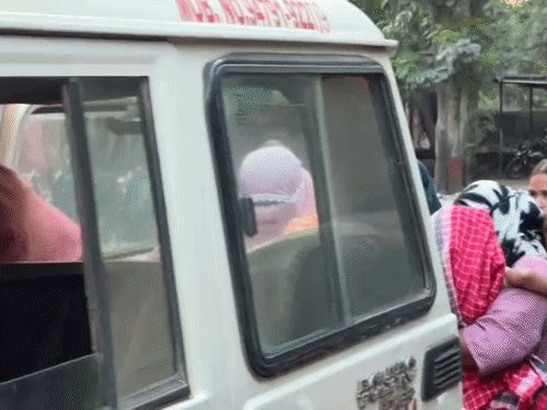 धमतरी के श्यामतराई में सेक्स रैकेट का भंडाफोड़, 4 लड़कियों और 7 लड़कों को पकड़ा, 7 बालिग लड़कों पर प्रतिबंधात्मक कार्रवाई