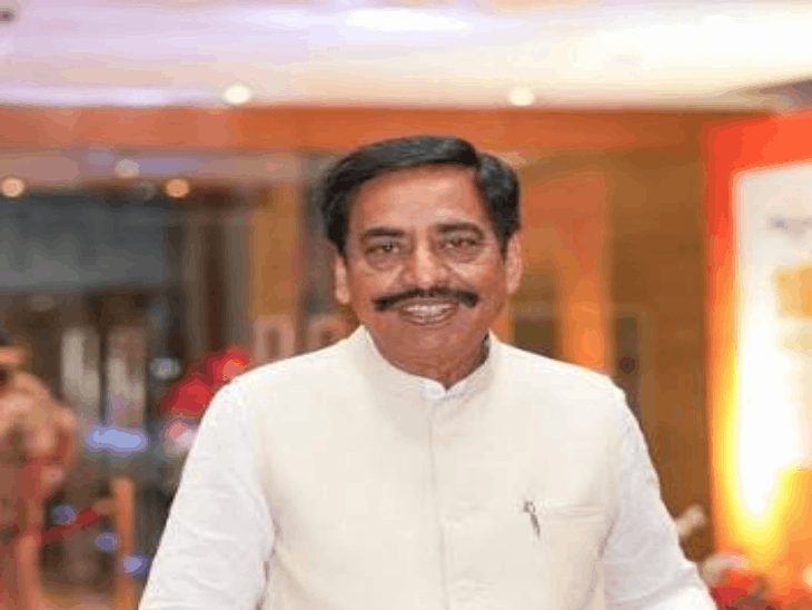 25 करोड़ की रंगदारी मामले में आरोपी शोएब ढेबर फरार, पुलिस ने कई ठिकानों पर दी दबिश; गोपनीय जानकारी लीक होने के शक में आरक्षक लाइन अटैच